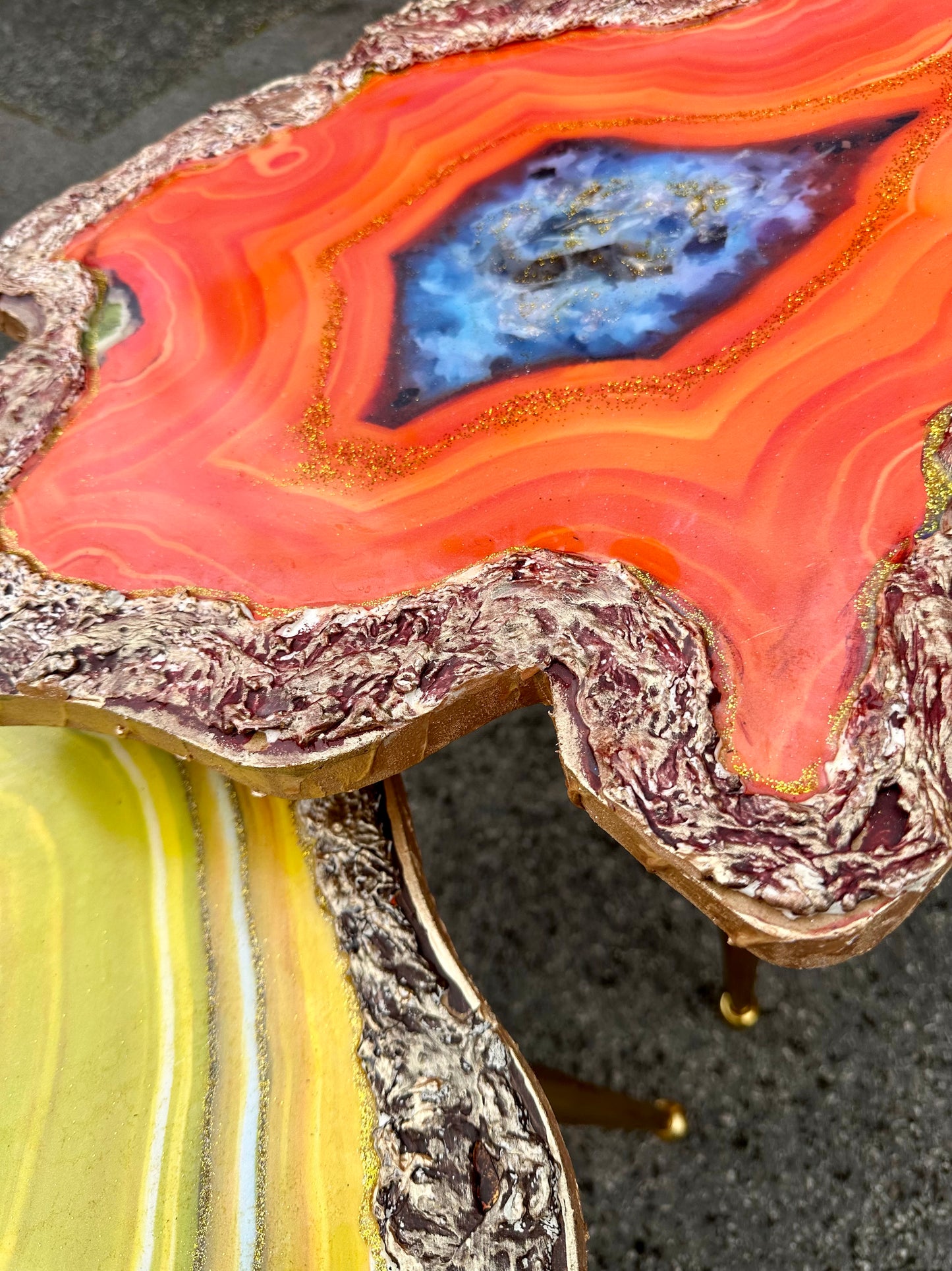 2x Nesting geode tables Yellow Orange geode Resin Art Painting Emerald agate Coffee/side Table