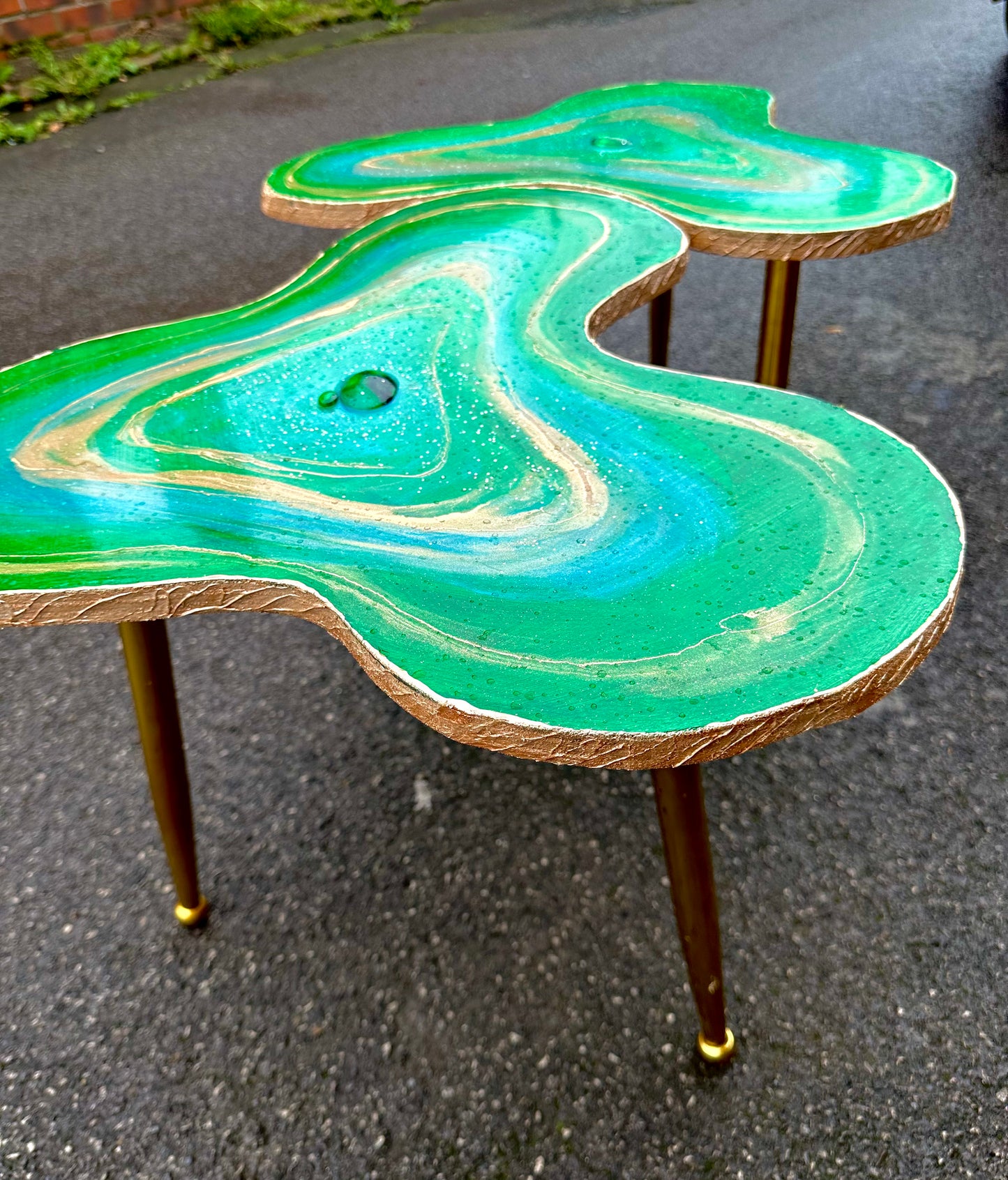 Big Handmade emerald Geode Gold Coffee/table Nesting Epoxy coffee table set