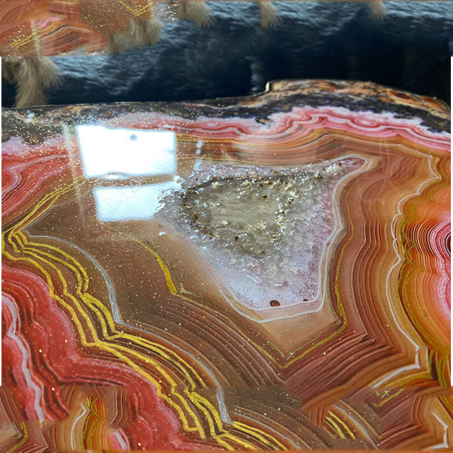 The large geode Pink Maroon agate slice Resin Coffee table Agate Coffee table with Gold metal legs