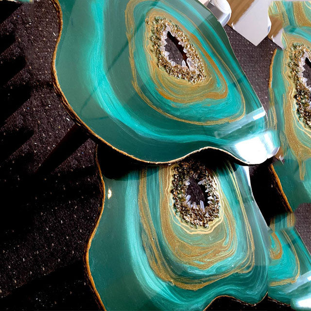 2x Nesting Geode Tables  TEAL GOLD Natural Quartz Resin Emerald agate Coffee/side Table with gold metal legs