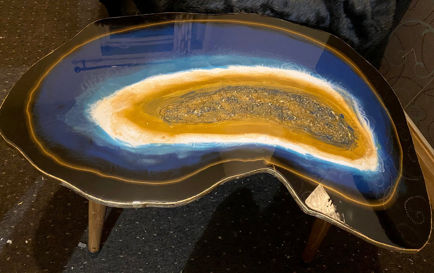 Geode Navy coffee table natural stones coffee table gold metal legs